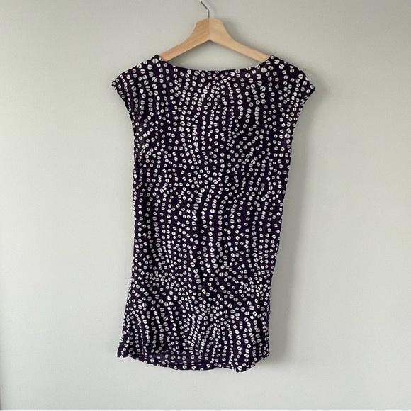 Pattered Sleeveless Blouse - Picture 3 of 3